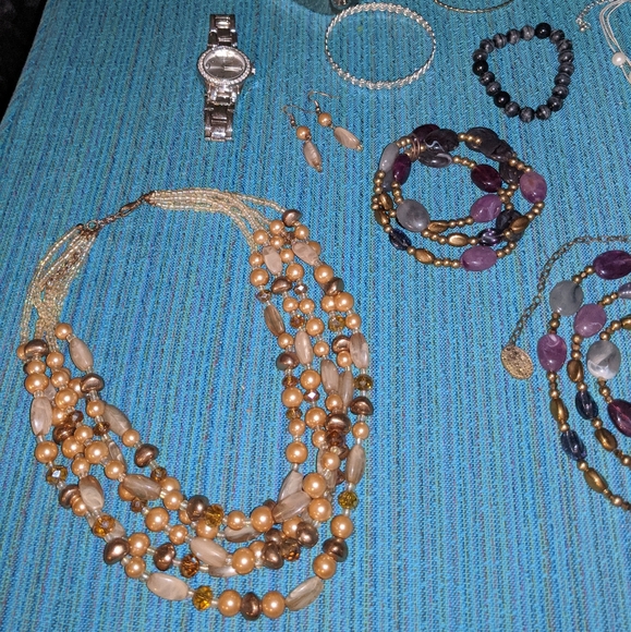 Assorted Jewelry - Picture 2 of 4